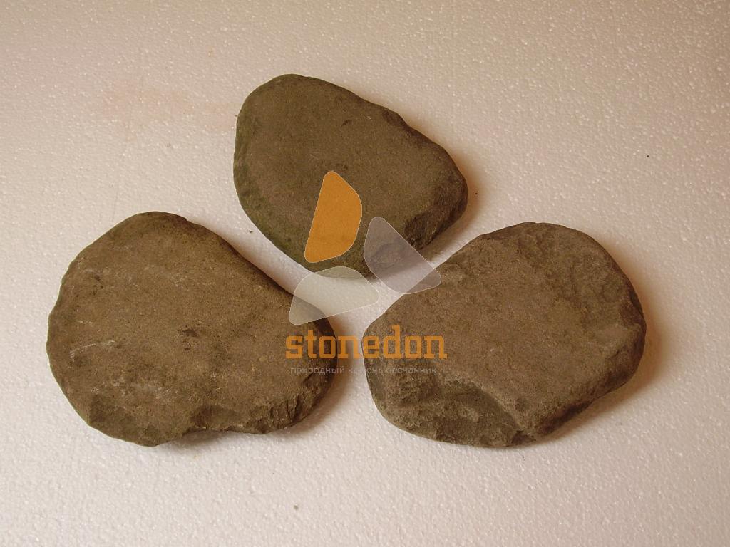 Природный камень песчаник серо-зелёный галтованный